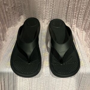 Totes Black Womens Flip Flops